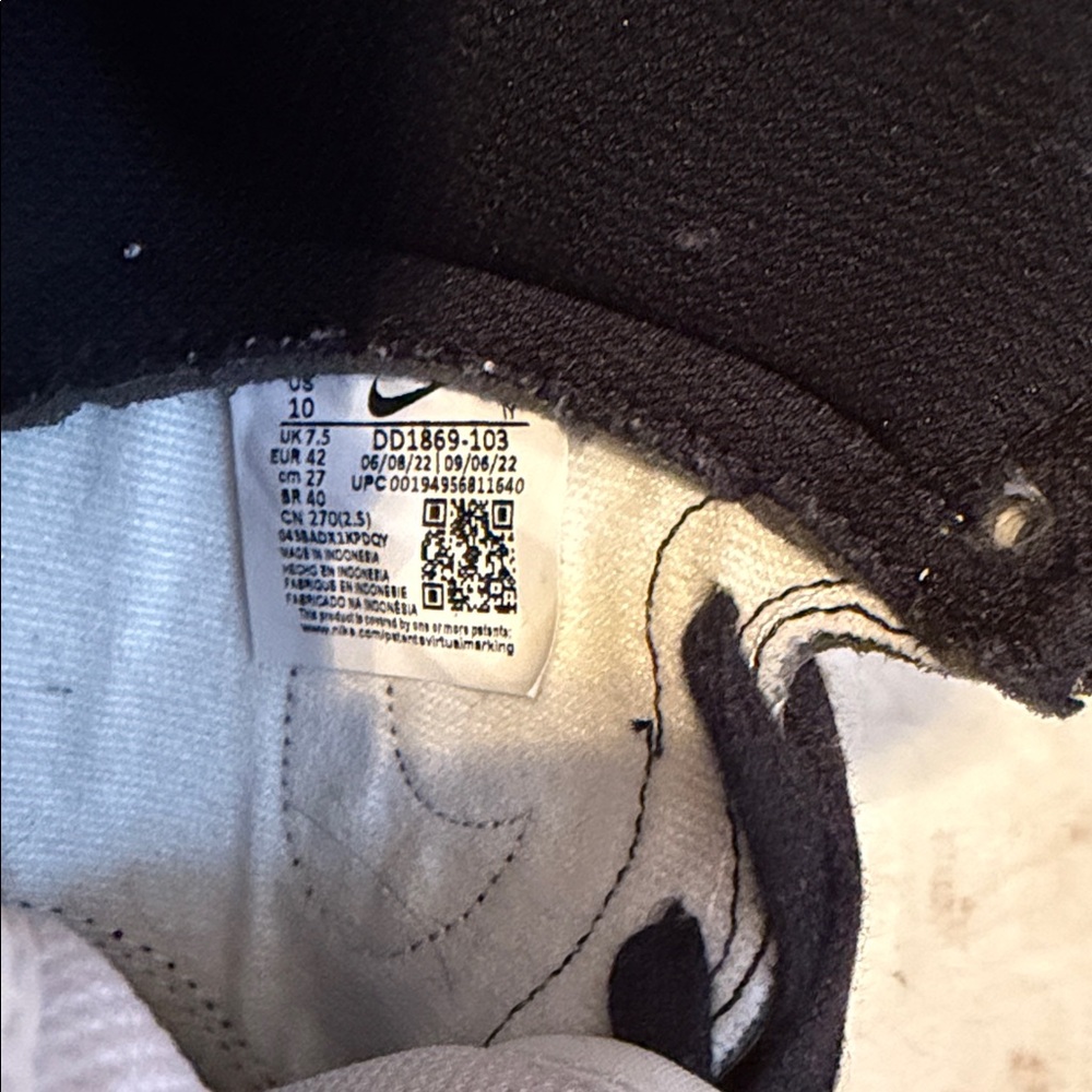 Nike Dunks - Panda - Picture 2 of 5